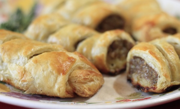 Puff pastry sausage rolls with Italian sausage